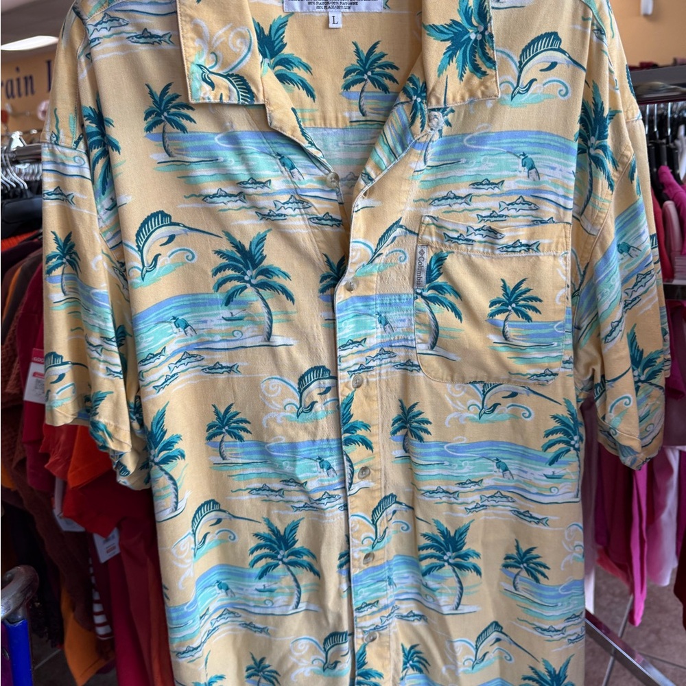 Men’s Columbia Sportswear Company Tropical Button Down Short sleeve Raylon Top